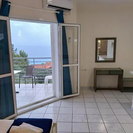 στούντιος οδυσσέας Βλαχάτα